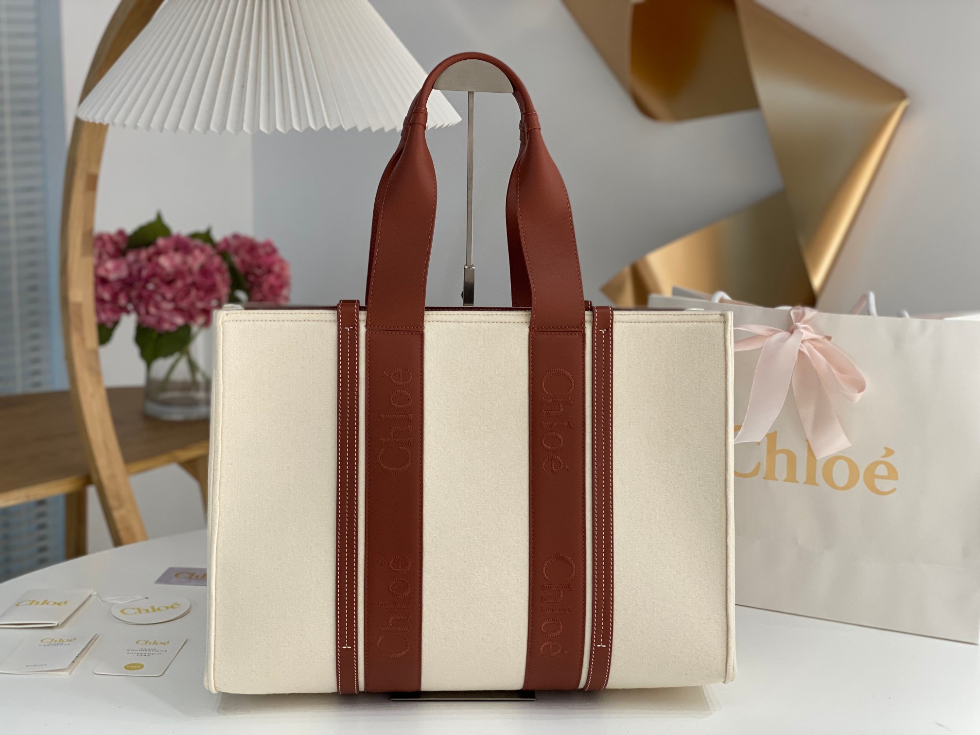 Chloe Large Woody Tote Bag In Linen